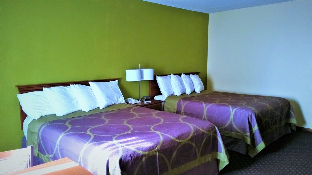 Super 8 By Wyndham Williams Hotel Kültér fotó