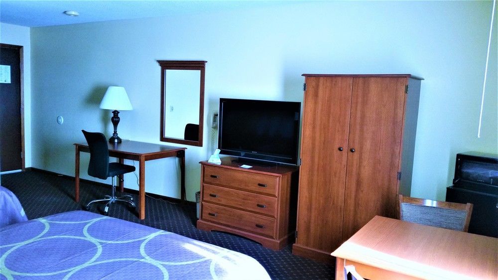 Super 8 By Wyndham Williams Hotel Kültér fotó